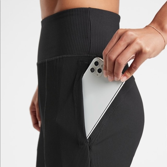 🛑 Host Pick 🛑 Athleta Salutation Rib Jogger // Black - Picture 2 of 16